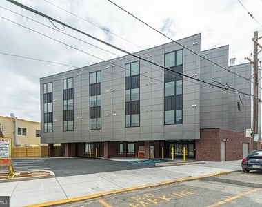 1245 Ridge Avenue - Photo Thumbnail 19