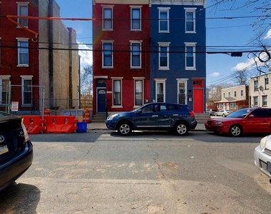 652 N 36th Street - Photo Thumbnail 1