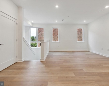 4061 Powelton Avenue - Photo Thumbnail 4