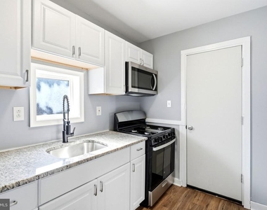 1631 S Etting Street - Photo Thumbnail 8