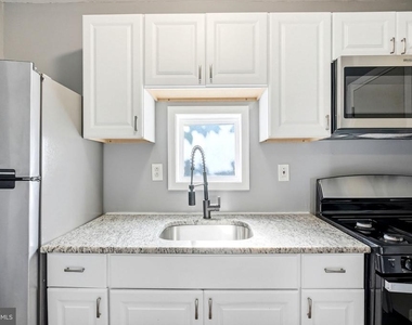 1631 S Etting Street - Photo Thumbnail 9