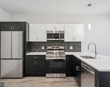 6144 Germantown Avenue - Photo Thumbnail 8