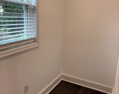 3244 N 20th Street - Photo Thumbnail 6