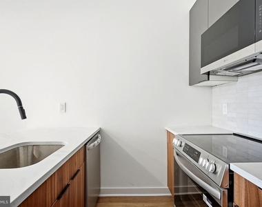 2456 N 19th Street - Photo Thumbnail 3