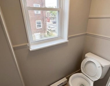 4405 N Lawrence Street - Photo Thumbnail 6