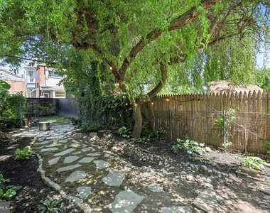 466 Conarroe Street - Photo Thumbnail 1
