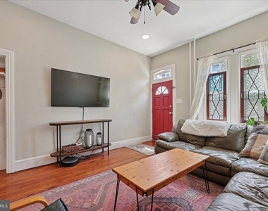 466 Conarroe Street - Photo Thumbnail 9