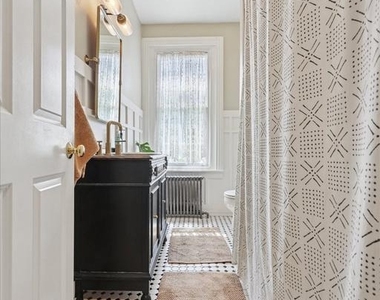 466 Conarroe Street - Photo Thumbnail 18