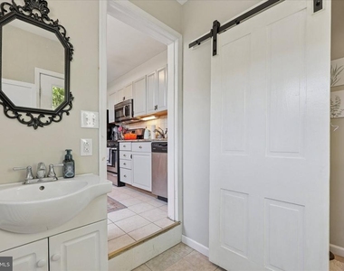 466 Conarroe Street - Photo Thumbnail 12