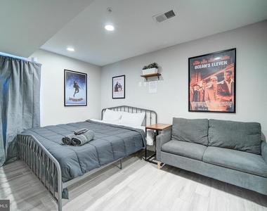 1513 S Lambert Street - Photo Thumbnail 18