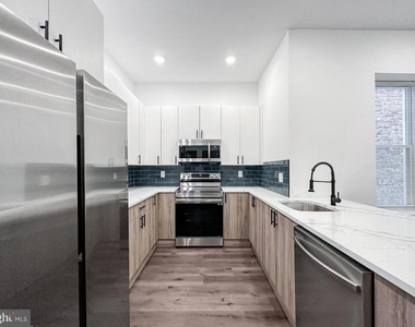 2028 W Westmoreland Street - Photo Thumbnail 5