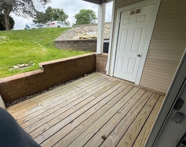 111 Fieldcrest Street - Photo Thumbnail 13