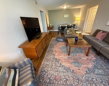 111 Fieldcrest Street - Photo Thumbnail 5