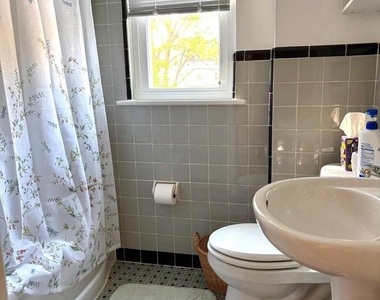 154 Wyndmoor Road - Photo Thumbnail 12