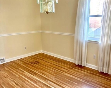 154 Wyndmoor Road - Photo Thumbnail 5