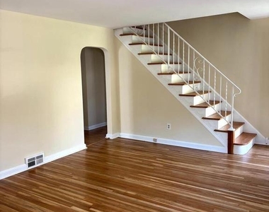 154 Wyndmoor Road - Photo Thumbnail 4