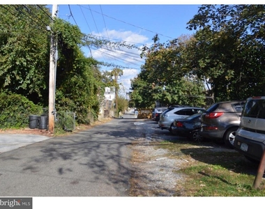 217 E Market St - Photo Thumbnail 5