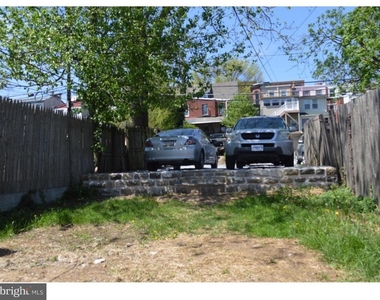 217 E Market St - Photo Thumbnail 8