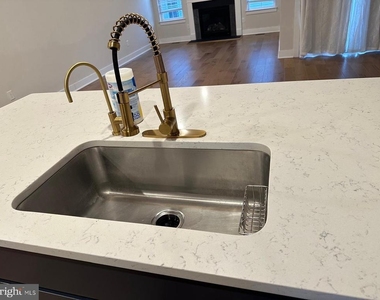 702 Peony Lane - Photo Thumbnail 18