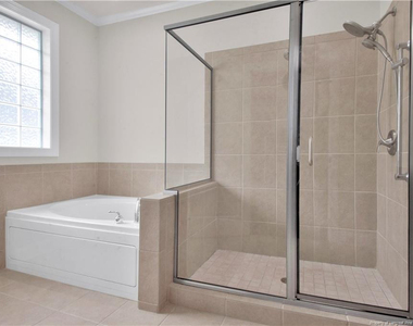 1908 Harcourt Circle - Photo Thumbnail 27