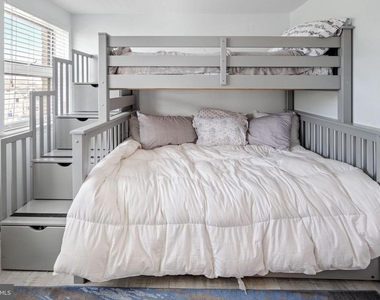 9 Pearl Street - Photo Thumbnail 27