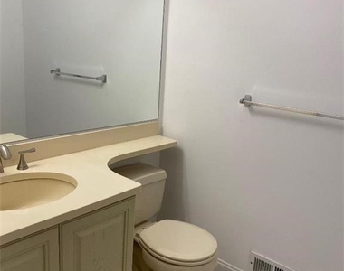 33 Marion Drive - Photo Thumbnail 8