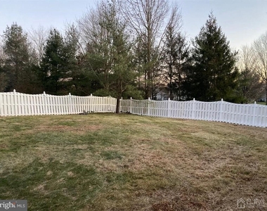 33 Marion Drive - Photo Thumbnail 14