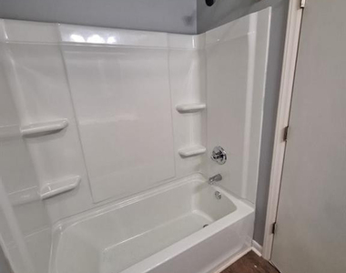 5615 Dodge Drive - Photo Thumbnail 9