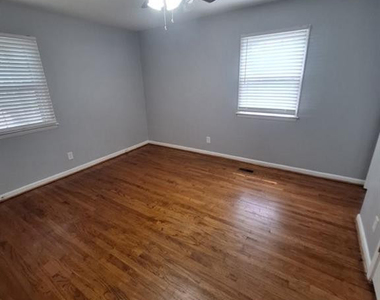 5615 Dodge Drive - Photo Thumbnail 12