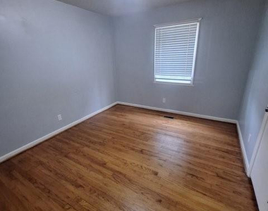 5615 Dodge Drive - Photo Thumbnail 10