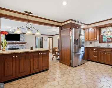 244 Federal City Road - Photo Thumbnail 8