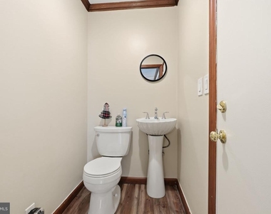 244 Federal City Road - Photo Thumbnail 13