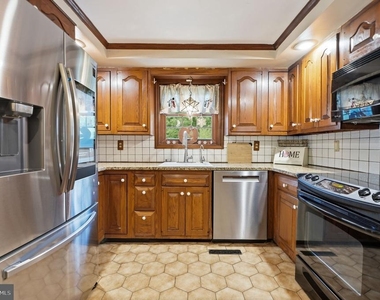 244 Federal City Road - Photo Thumbnail 5