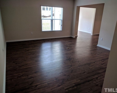 1007 Mirbeck Lane - Photo Thumbnail 4