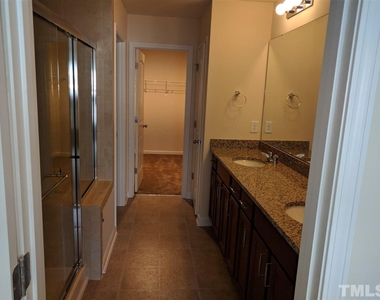 1007 Mirbeck Lane - Photo Thumbnail 11