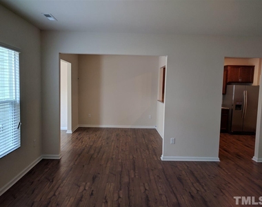 1007 Mirbeck Lane - Photo Thumbnail 5