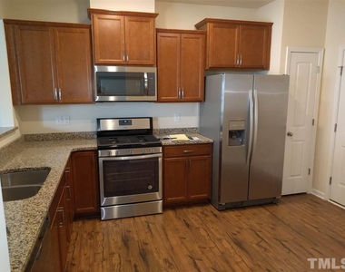 1007 Mirbeck Lane - Photo Thumbnail 2