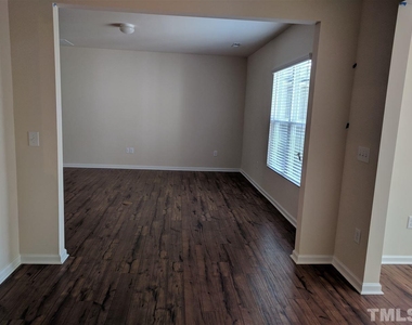 1007 Mirbeck Lane - Photo Thumbnail 6