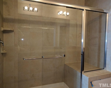 1007 Mirbeck Lane - Photo Thumbnail 10