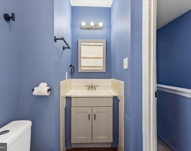 231 S Broadway - Photo Thumbnail 14