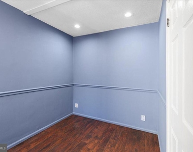 231 S Broadway - Photo Thumbnail 16