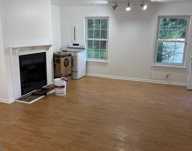 1806 Huntingdon Mews - Photo Thumbnail 1