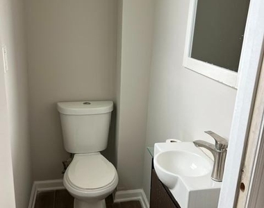 922 Kimber Street - Photo Thumbnail 4