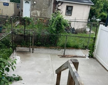 922 Kimber Street - Photo Thumbnail 5