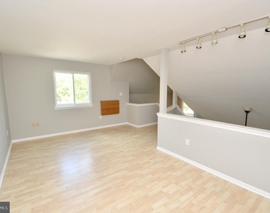 340 Woodlake Drive - Photo Thumbnail 11