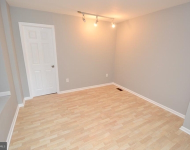 340 Woodlake Drive - Photo Thumbnail 13