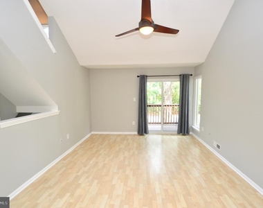 340 Woodlake Drive - Photo Thumbnail 4