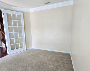 122 Windrush Lane - Photo Thumbnail 5