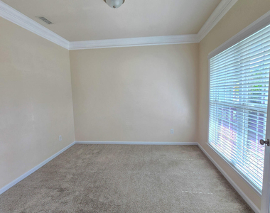 122 Windrush Lane - Photo Thumbnail 3