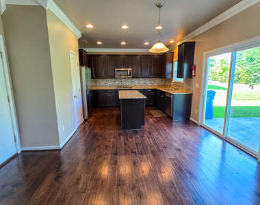 122 Windrush Lane - Photo Thumbnail 12